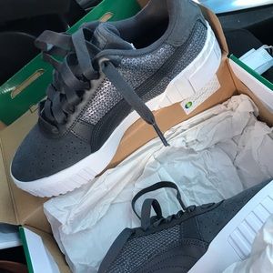 Puma, size 7 1/2, gray & white